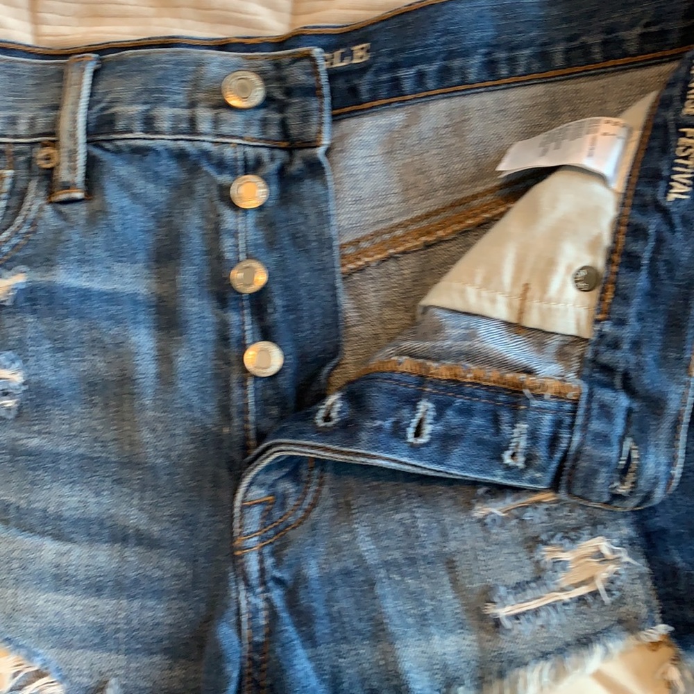 AE High Waisted Shorts - Picture 4 of 7